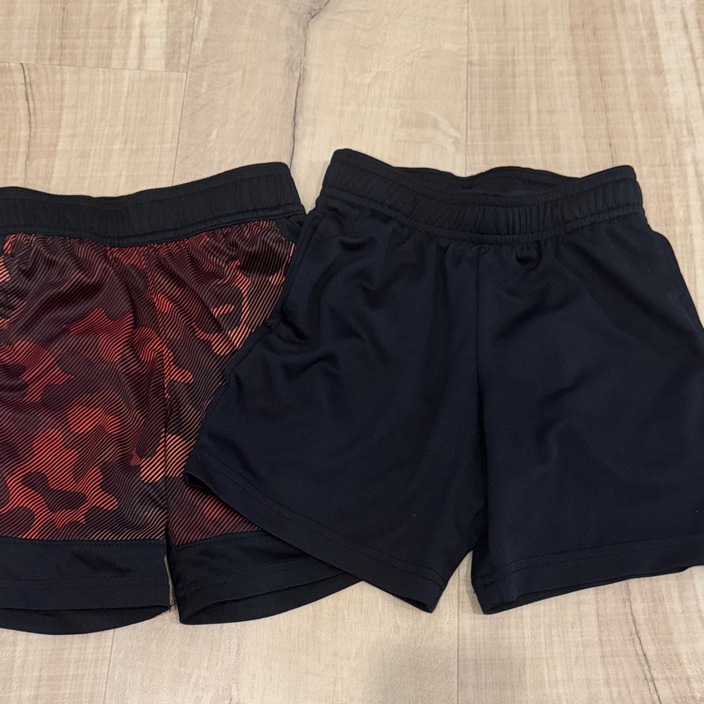 All in Motion Kids Black and Red Shorts Set. Size xsmall